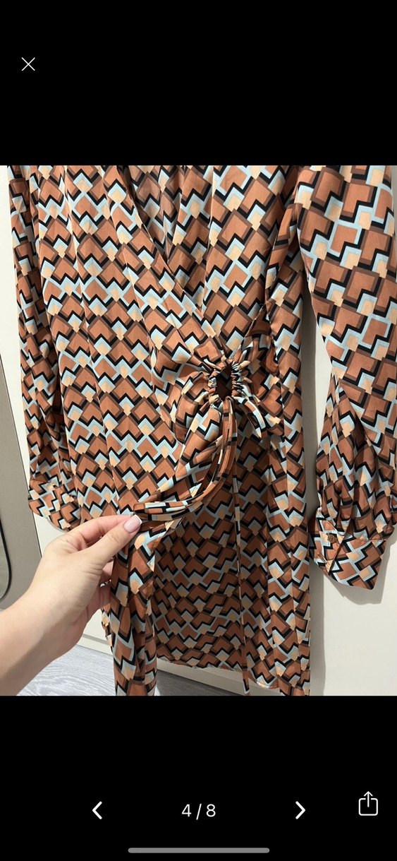 Düğmeli V Yaka Uzun Kollu Midi Tunik - Görsel 4