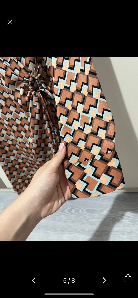 Düğmeli V Yaka Uzun Kollu Midi Tunik - Görsel 5