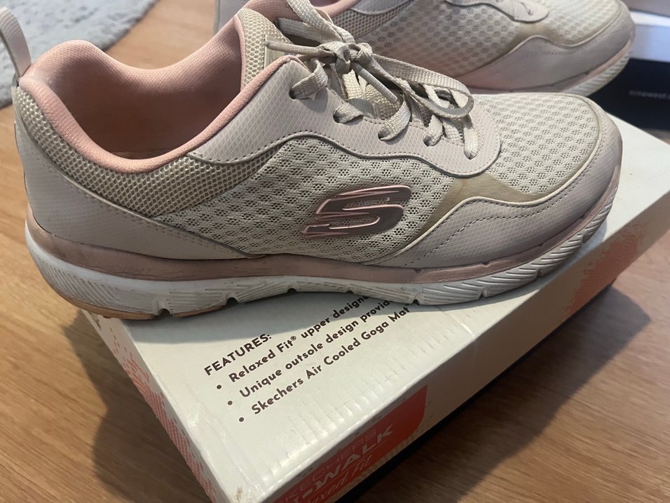 Gri Beyaz Dolgu Topuklu Bağcıklı Kadın Spor Ayakkabı scekhers ma - Görsel 5