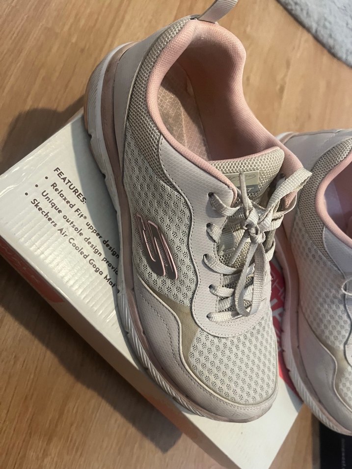 Gri Beyaz Dolgu Topuklu Bağcıklı Kadın Spor Ayakkabı scekhers ma - Görsel 3