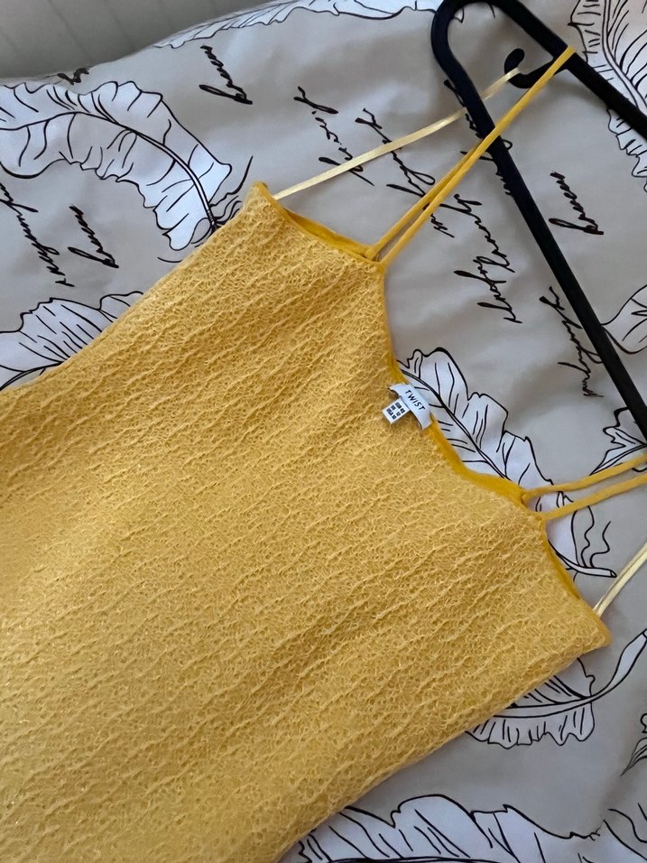 Sarı Midi Keten Drapeli Askılı Elbise - Görsel 3