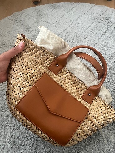 Pull and bear hasır çanta
