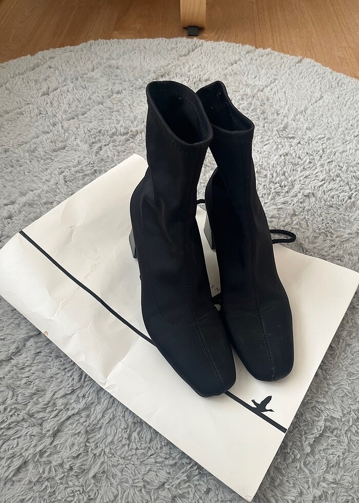 Stradivarius bot - Görsel 2