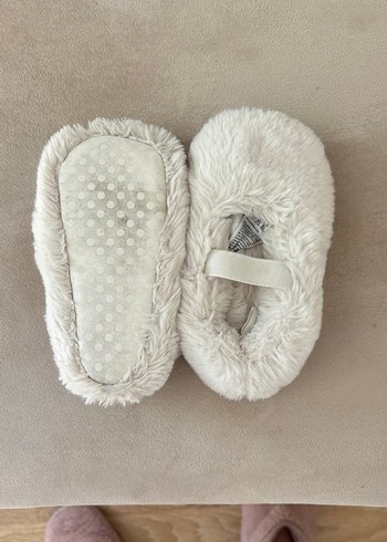 Kız Çocuk Beyaz Kürklü Sıcak Ev Terliği - Görsel 2