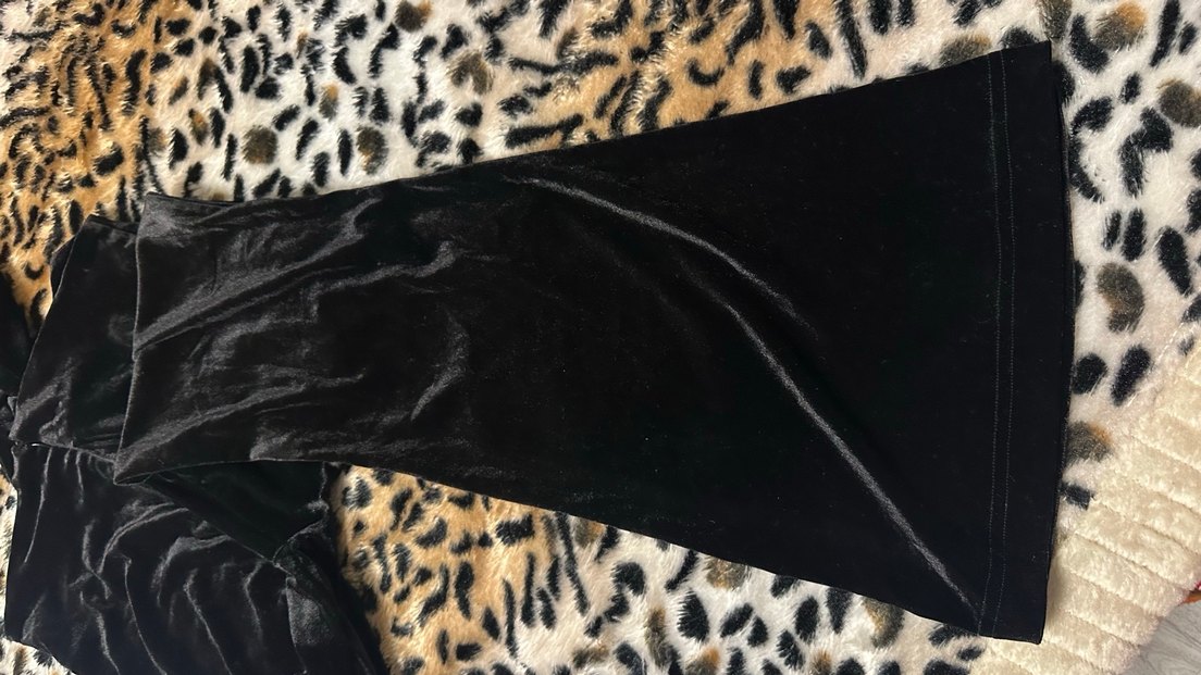 Siyah Uzun kadın dekolte kadife tulum - Görsel 5