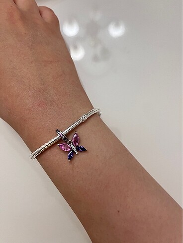 Beden Kelebek charm