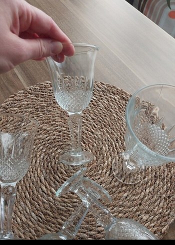 Beden Ayaklı Cam Bardak Seti