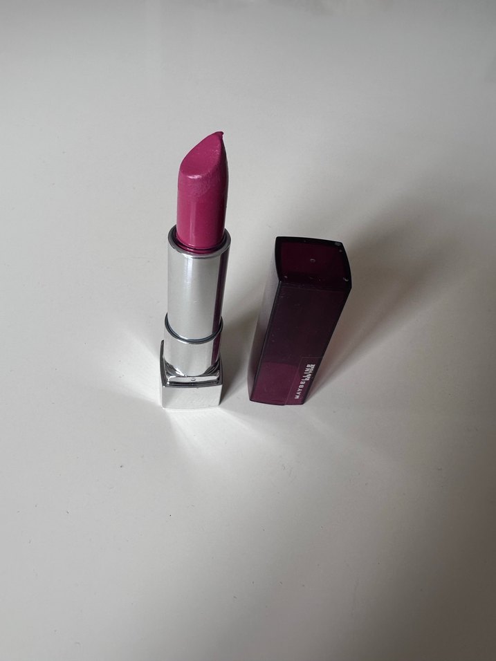 Maybelline Burgundy Parlak Ruj 340 - Görsel 2