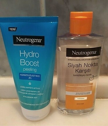 Neutrogena-peeling ve tonik