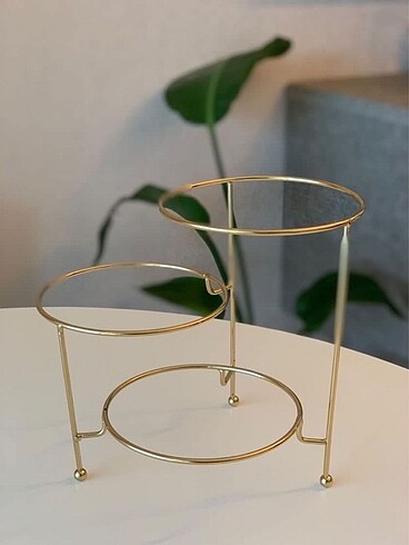 Gold fanus