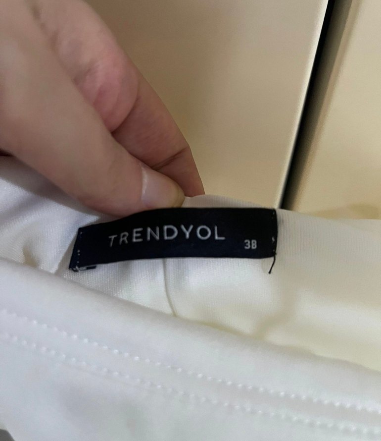 Beyaz Tek Omuz Fırfırlı Mini Elbise - Görsel 5