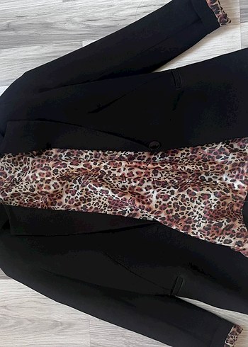 Siyah Düğmeli Kadın Blazer Ceket - Görsel 3