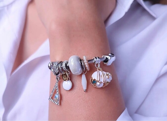 Charm bileklik