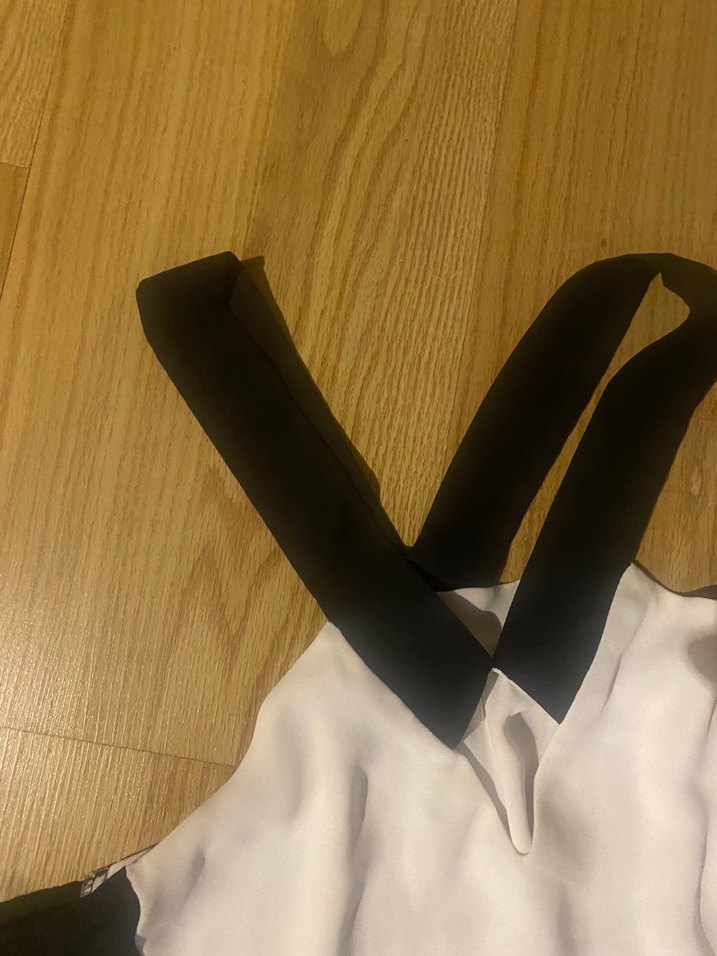 Kadın Beyaz V Yaka Askılı Mini Bluz - Görsel 2