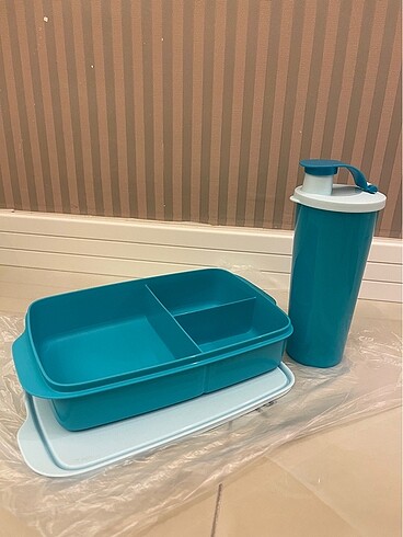 Tupperware set