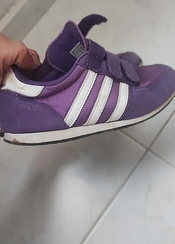 33 Beden Adidas çocuk ayakkabı 