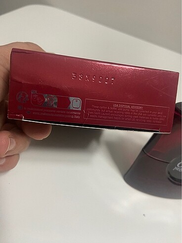 Beden Yves Saint Laurent Black Opium Over Red 90 ml edp