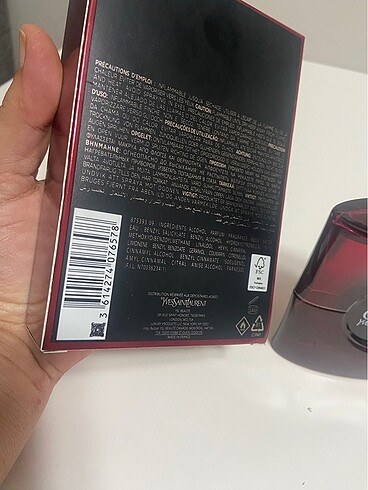 Beden Renk Yves Saint Laurent Black Opium Over Red 90 ml edp