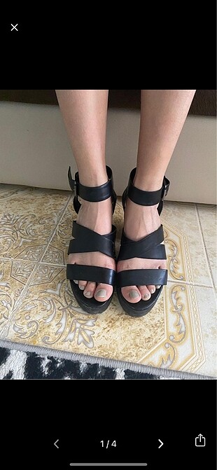 Bershka siyah sandalet