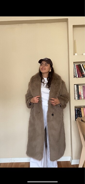 ZARA KÜRK