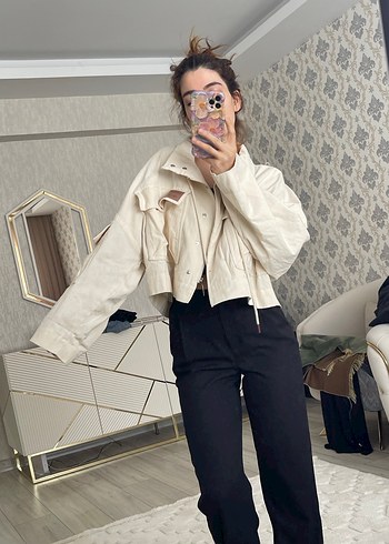 Bej, Uzun Kollu, Yüksek Yakalı Kadın Ceket - Görsel 2