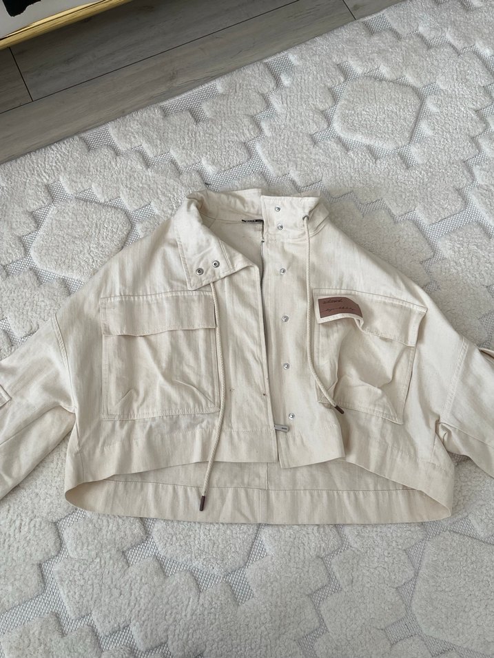 Bej, Uzun Kollu, Yüksek Yakalı Kadın Ceket - Görsel 3