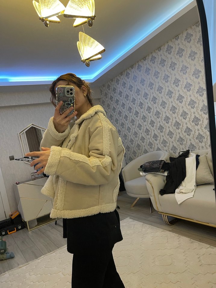Kürk Detaylı Bej Kadın Kışlık Mont - Görsel 4
