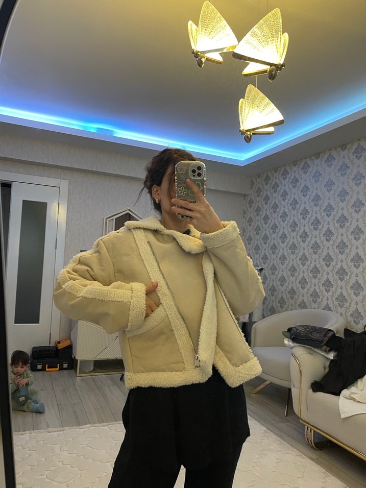 Kürk Detaylı Bej Kadın Kışlık Mont - Görsel 3