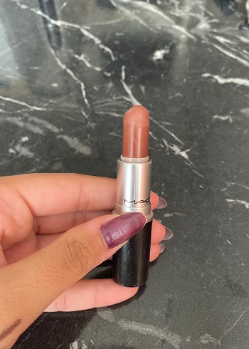 Parlak Bej Renkli MAC Ruj 626