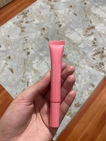 clarins lip perfector 01