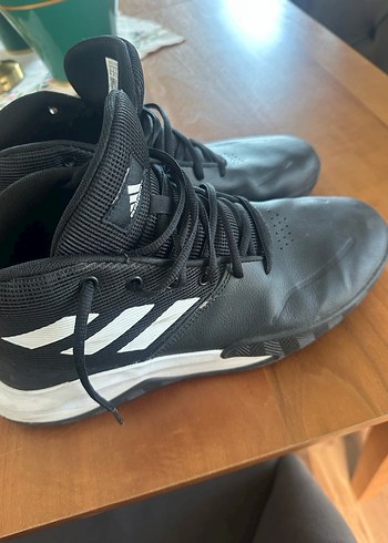 Adidas Siyah Bağcıklı Basketbol Ayakkabısı - Görsel 2