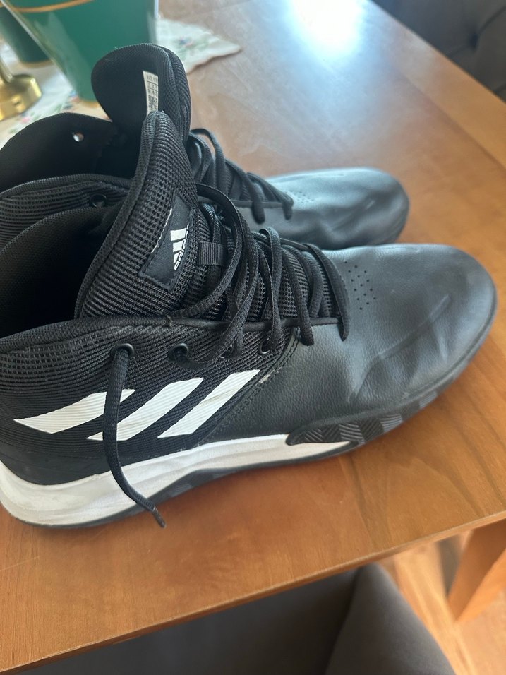 Adidas Siyah Bağcıklı Basketbol Ayakkabısı - Görsel 2