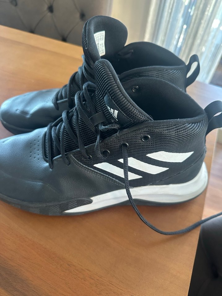 Adidas Siyah Bağcıklı Basketbol Ayakkabısı - Görsel 3