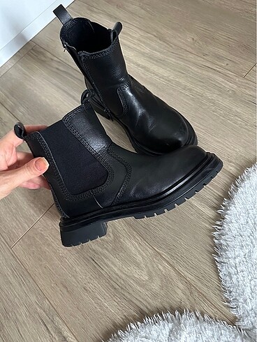 Zara Zara çocuk bot