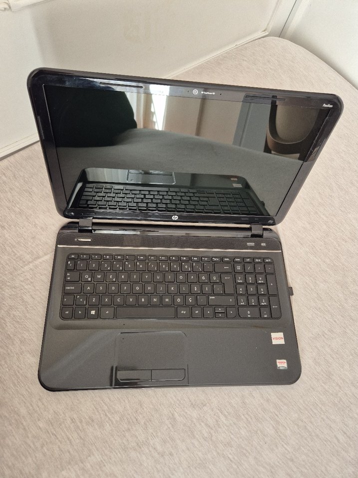 Siyah HP Dizüstü Bilgisayar - Görsel 2