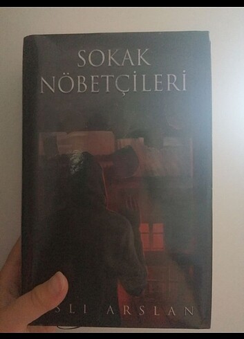 Sokak Nöbetçileri Ciltli İmzalı-Aslı Arslan