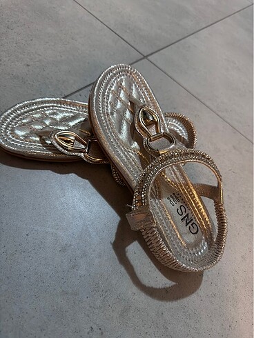 Diğer Gold rengi sandalet