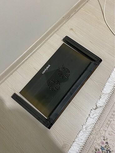 Laptop sogutucu masa şeklinde