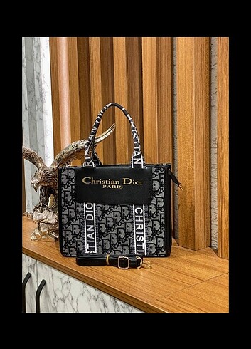 Dior Kol çantası 