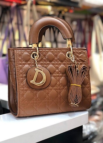 Dior Kol çantası