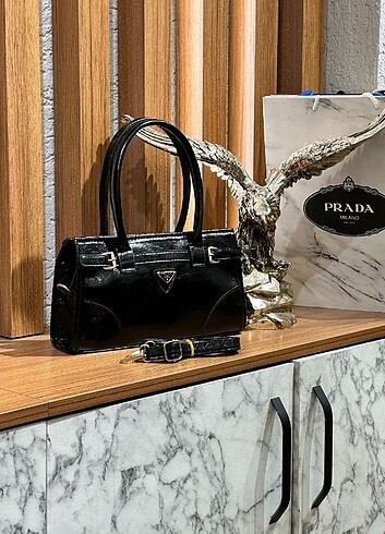 Prada Kol çantası 