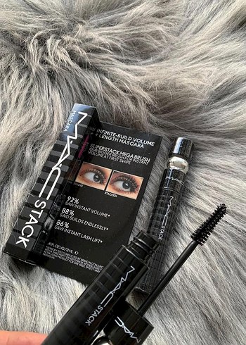 MAC Siyah Maskara - Yoğun Hacim ve Uzunluk - Görsel 2