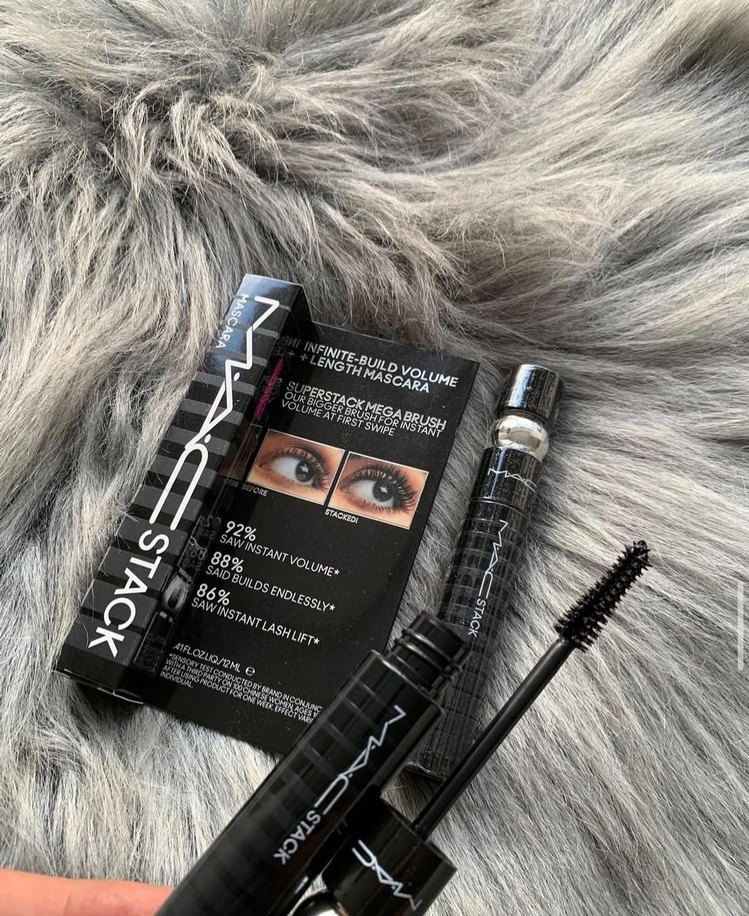 MAC Siyah Maskara - Yoğun Hacim ve Uzunluk - Görsel 2