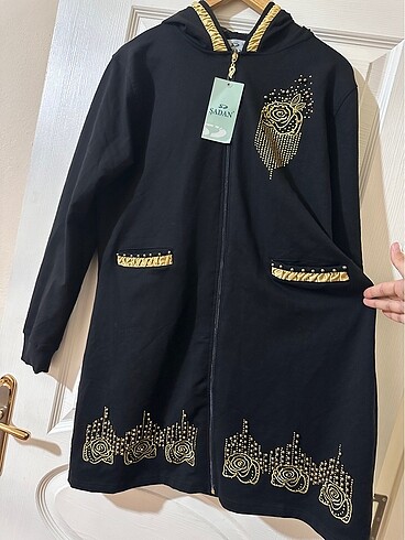 Gold detaylı kapuşonlu tunik