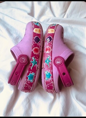 25 Beden pembe Renk Pembe Prensesli ve Işıklı Crocs