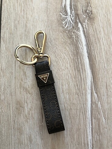 Guess marka orjinal anahtarlık