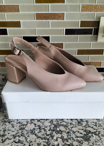 Bej Deri Tokalı Kadın Topuklu Ayakkabı - Görsel 5