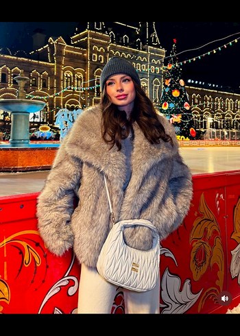 Bej Rahat Kesim Peluş Kadın Mont