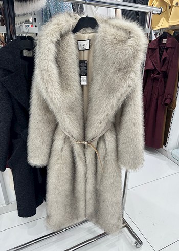 Bej Uzun Kürk Detaylı Kadın Mont - Görsel 2