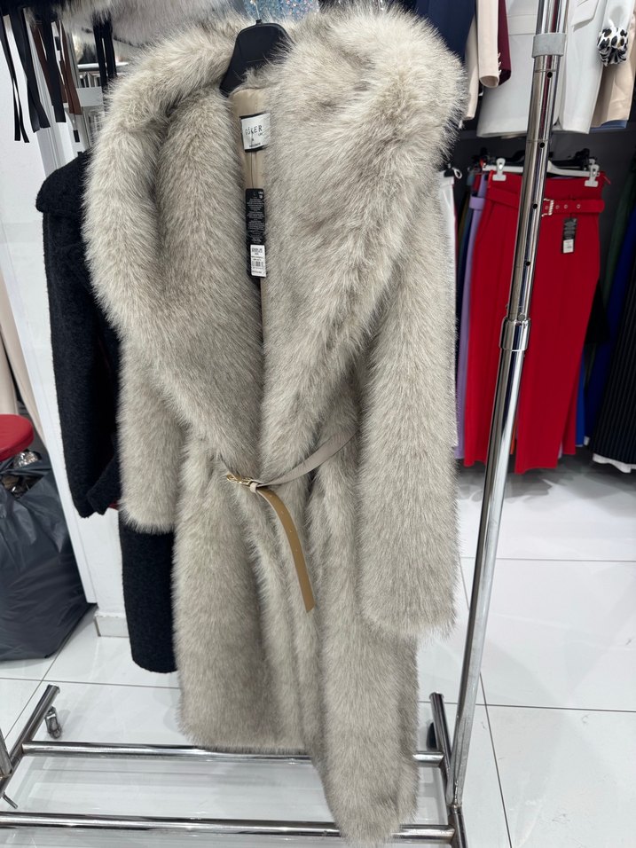 Bej Uzun Kürk Detaylı Kadın Mont - Görsel 3